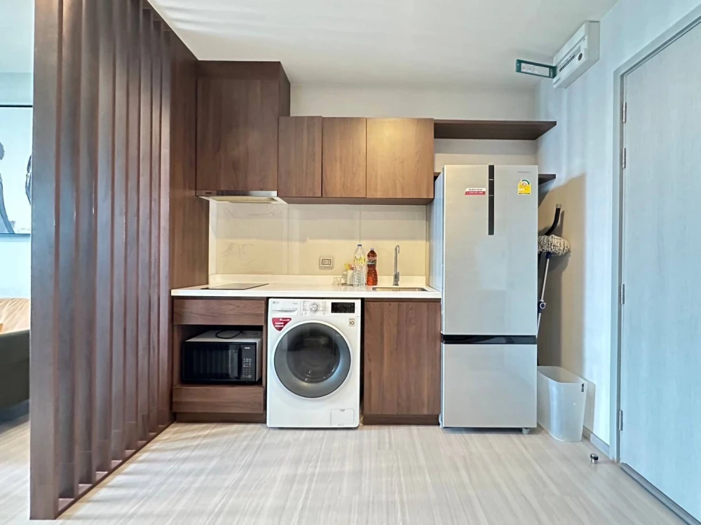 Condo for rent: Life Sukhumvit 62, a nice room, complete with furniture and electrical appliances. If you don't reserve, you'll regret it later.