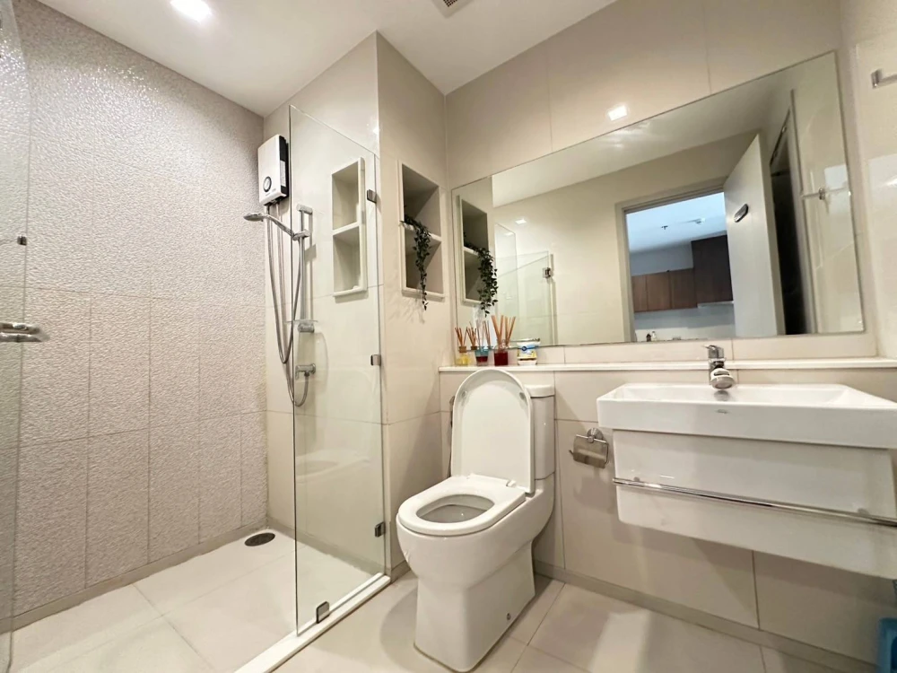 Condo for rent: Life Sukhumvit 62, a nice room, complete with furniture and electrical appliances. If you don't reserve, you'll regret it later.