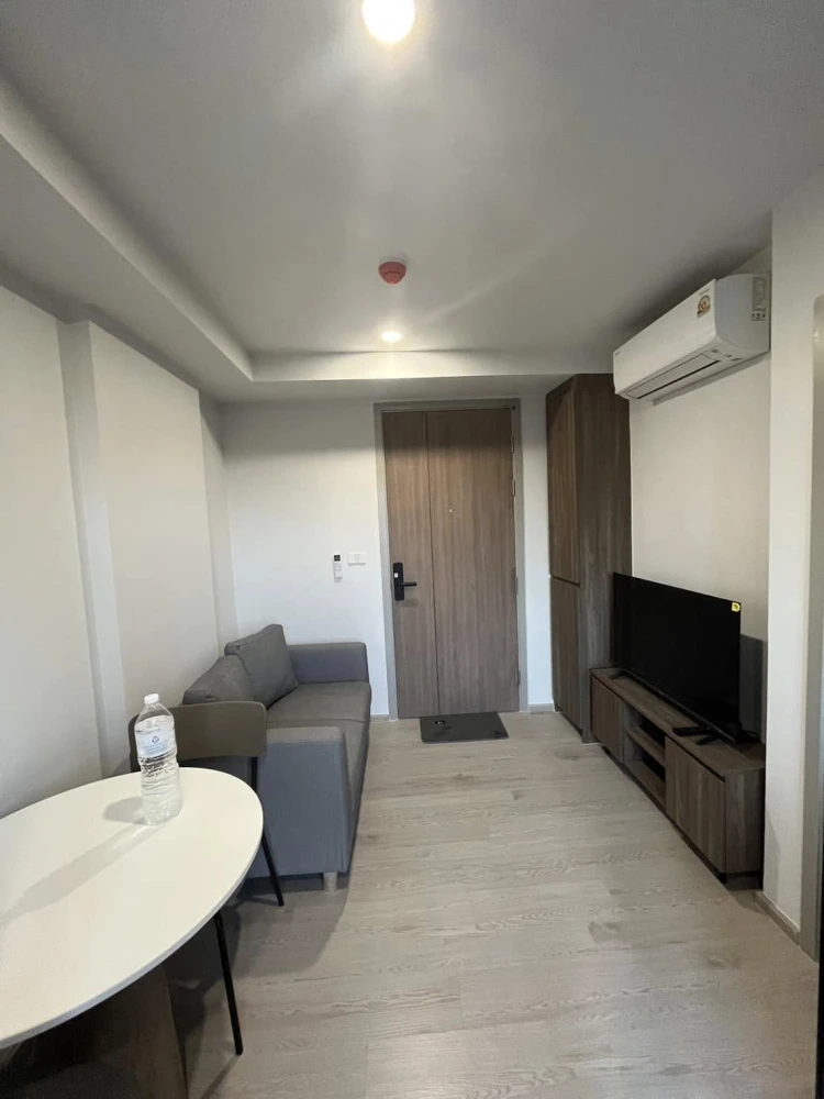 Condo for rent, Nue core khukhot Station, nice room, complete with furniture and electrical appliances. Hurry and reserve now.