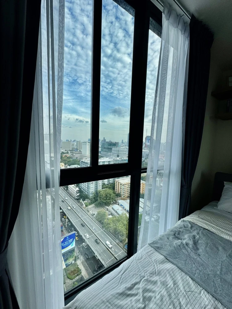 Condo for rent: Nue District R9. Fully furnished and equipped with appliances. Just bring your suitcase and move in! Book now!