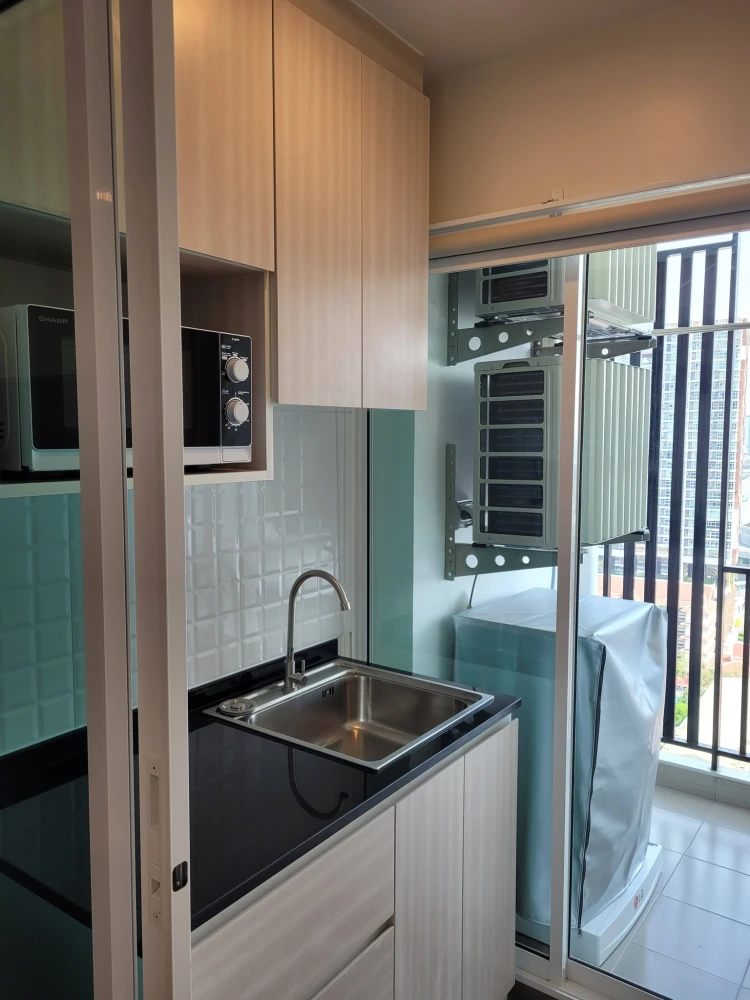 Condo for rent, Regent Home Bangna. Nice unit, fully furnished with appliances, 24th floor, pool view. Book now!