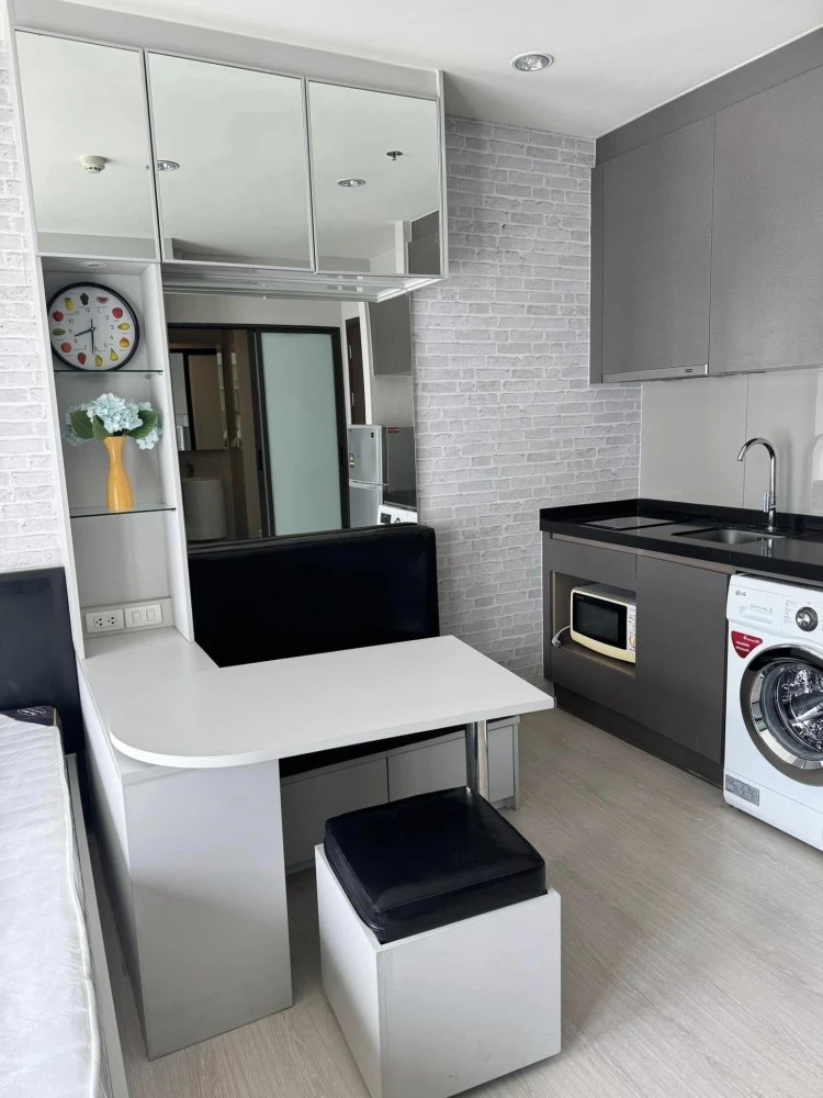 Condo for rent: Rhythm Asoke 1, studio room, 14th floor, street view, great price, hurry and reserve.