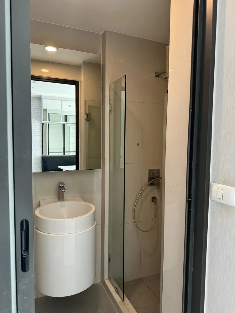 Condo for rent: Rhythm Asoke 1, studio room, 14th floor, street view, great price, hurry and reserve.