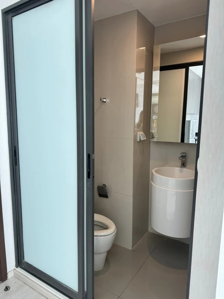 Condo for rent: Rhythm Asoke 1, studio room, 14th floor, street view, great price, hurry and reserve.