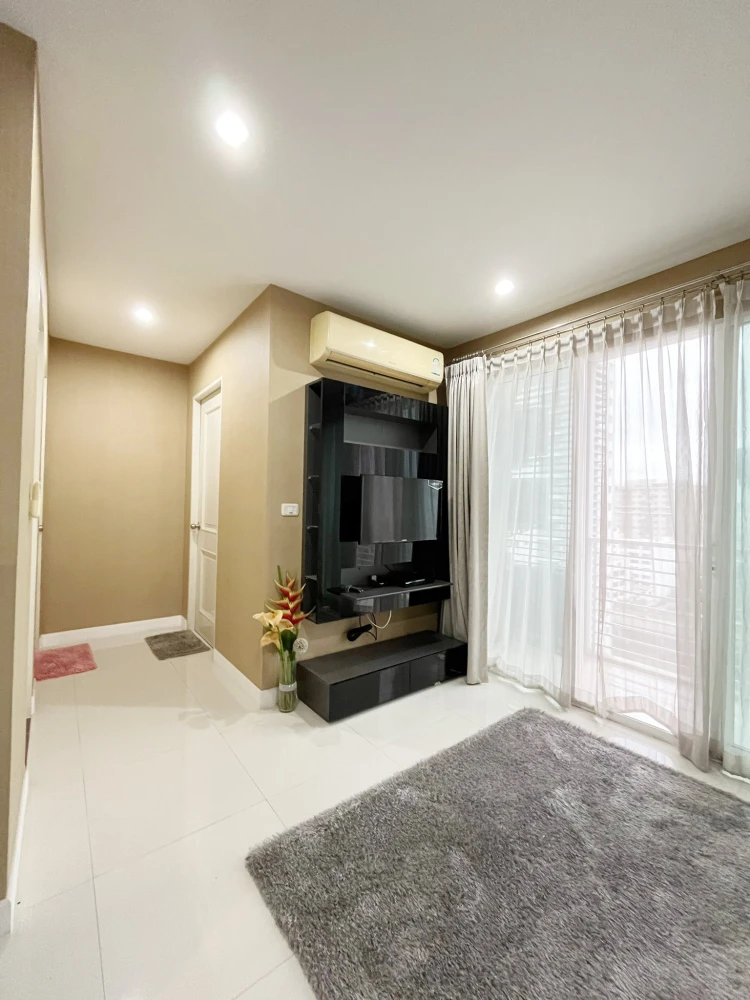 Condo for rent: The Mark Ratchada - Airport Link. Nice room, fully furnished, move in now!