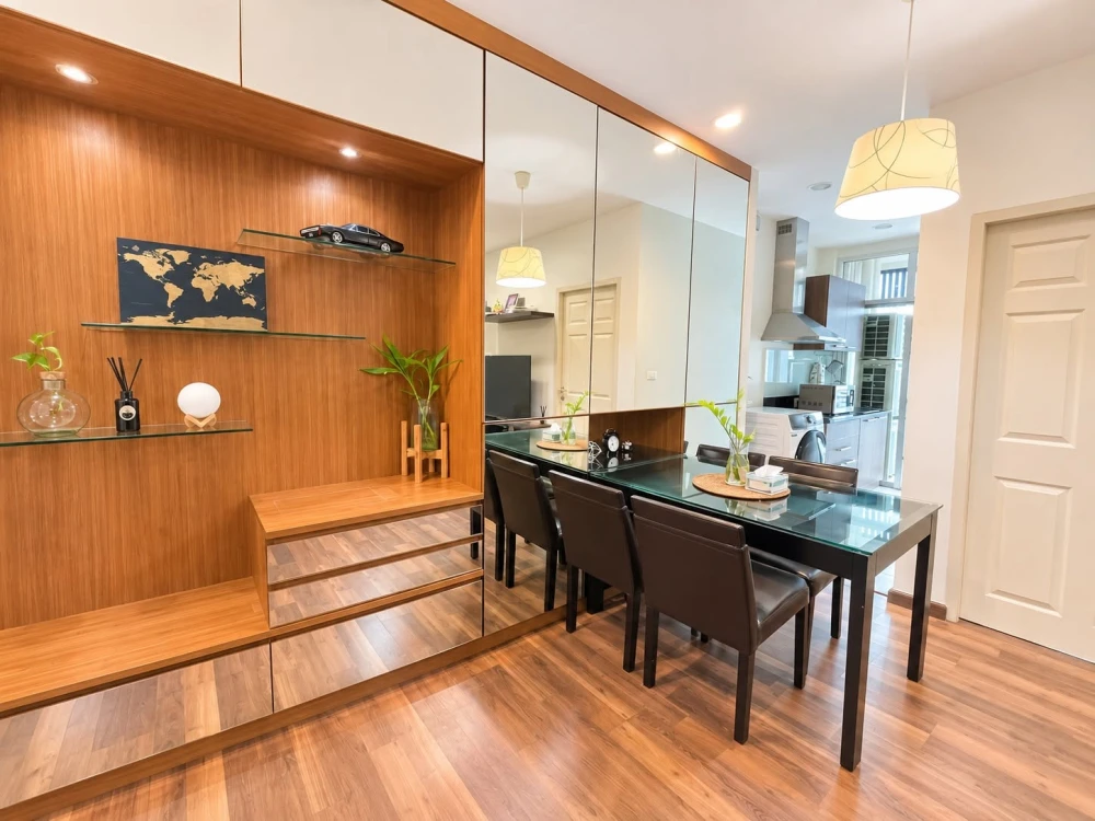 Condo for rent, Chewathai Ratchaprarop. Spacious and comfortable unit with ample living space and complete amenities. Book now!