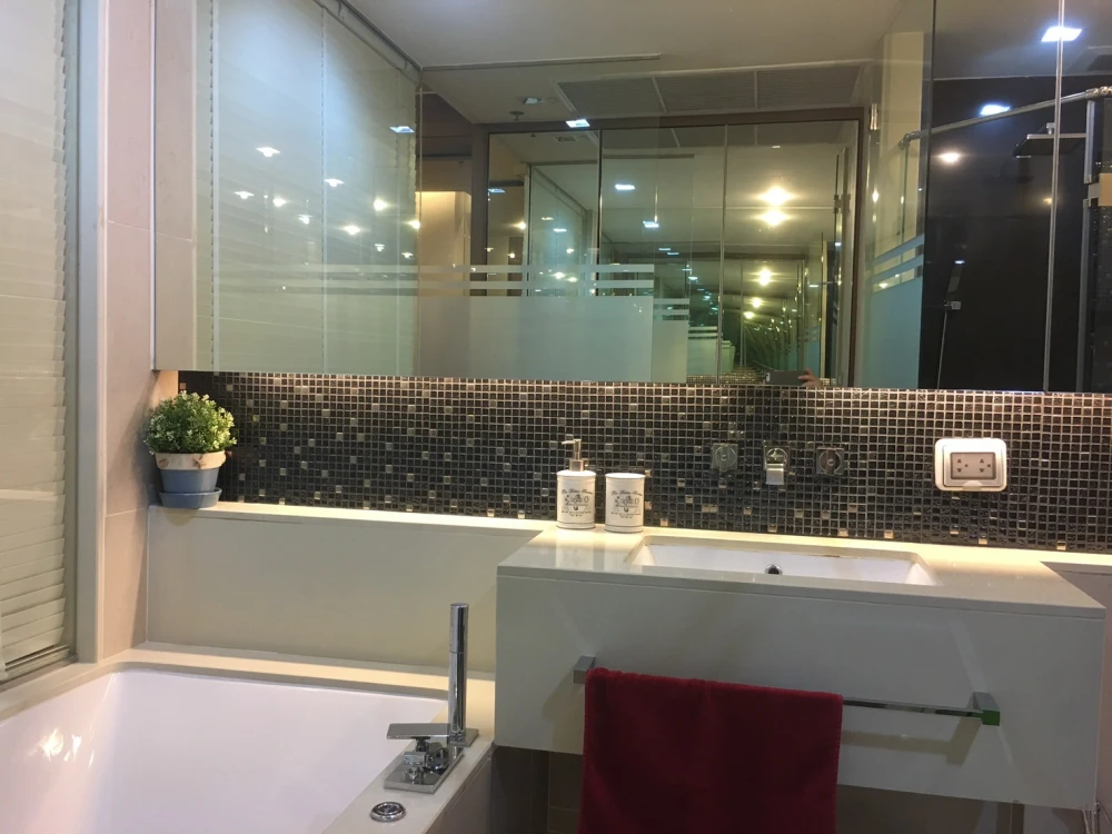 Condo for rent, The Address Sathorn, beautiful room, nice to live in.