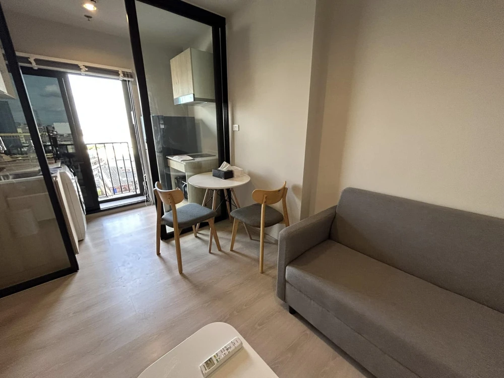 Condo for rent, New Noble Ngamwongwan, fully furnished room. Full of amenities and good prices, don't miss it.