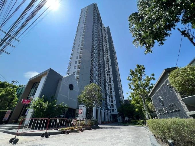 Condo for rent on Light Hill Sukhumvit-Phraeksa Room with furniture