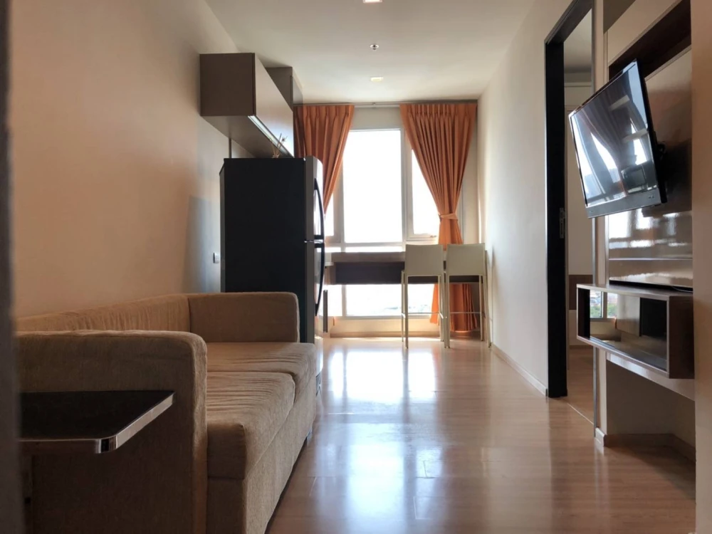 En alquiler!! Condo Rhythm Sathorn, junto a BTS, viaje extremadamente conveniente.