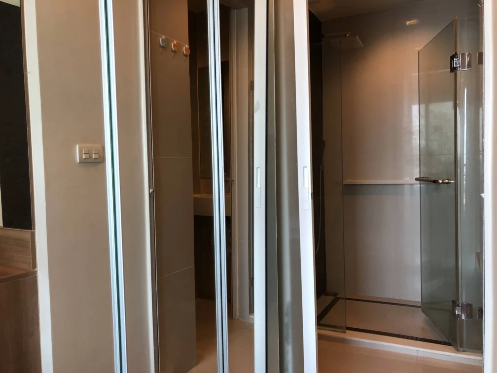 En alquiler!! Condo Rhythm Sathorn, junto a BTS, viaje extremadamente conveniente.