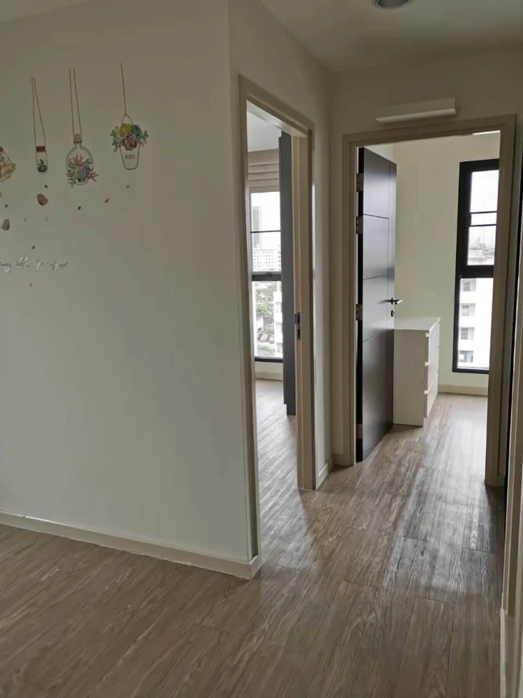 Condo for rent, Villa Lasalle. Spacious and comfortable unit with ample living space. Perfect for interior decorating enthusiasts!
