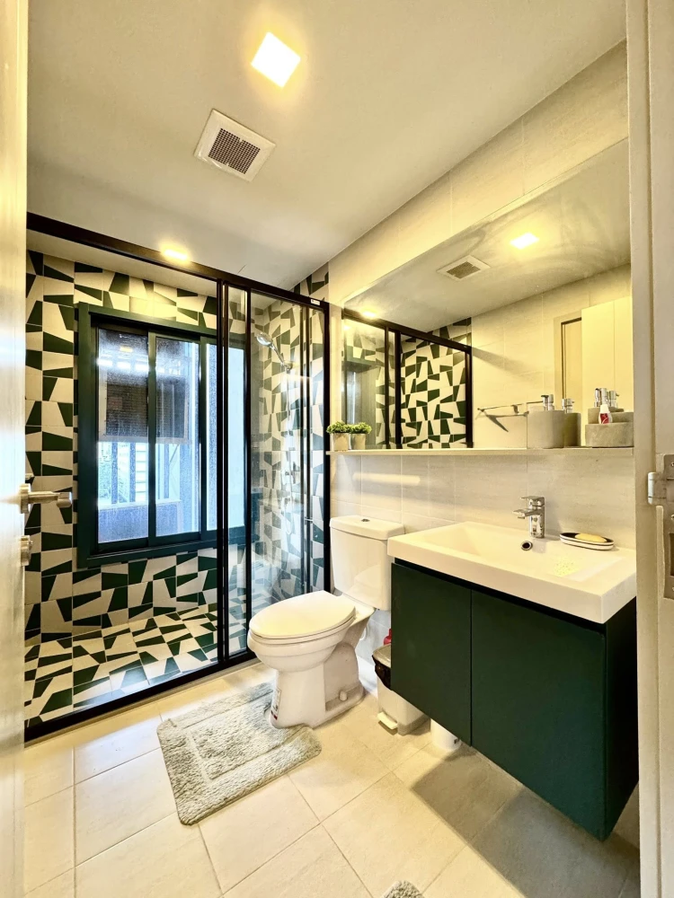 Condo for rent, The Base Sukhumvit 50, beautiful, clean, luxurious room.
