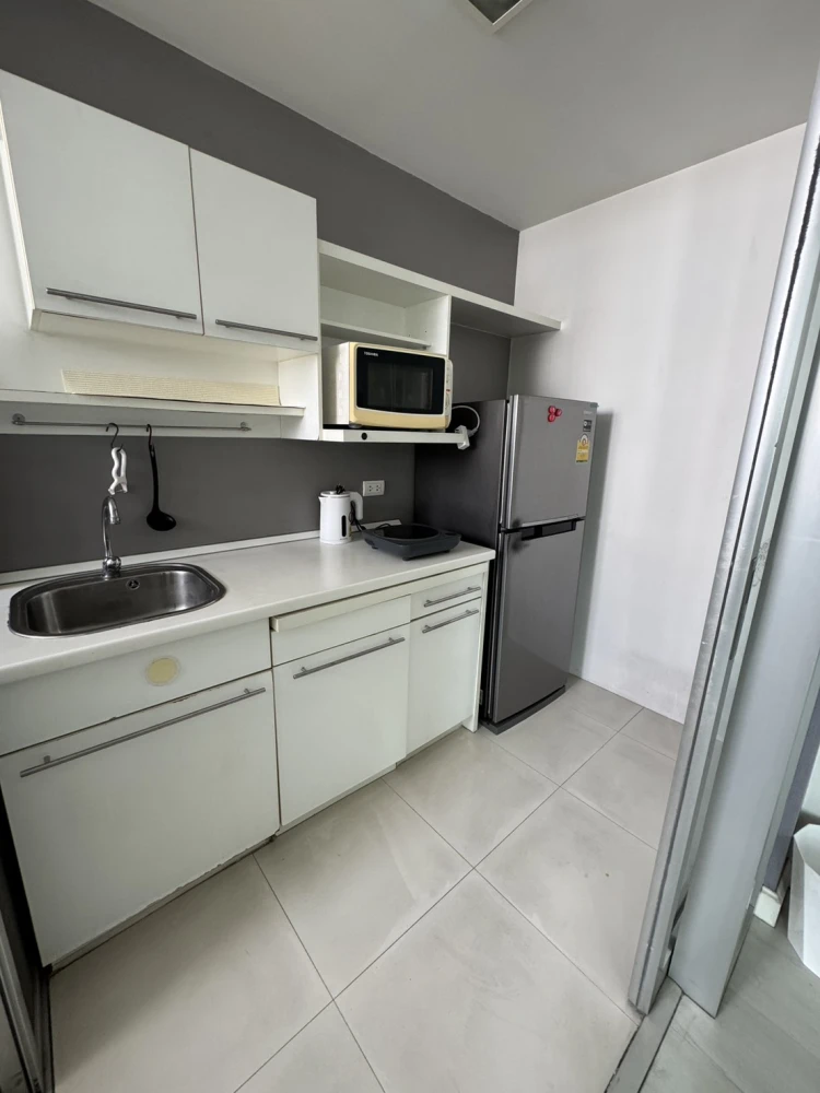 Condo for rent, The Room Sukhumvit 64, spacious room with usable space. Divided into proportions, nice to sleep like this, reserve now.