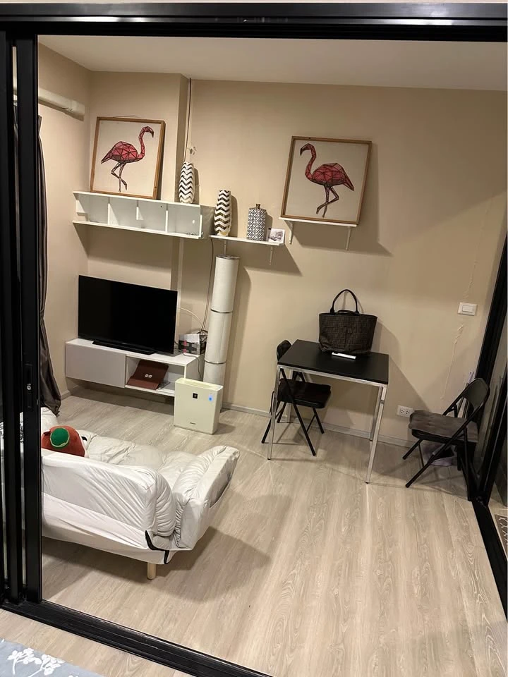 Condo for rent, Letmis Rama 9. The unit has separate partitions, creating well-defined zones. Convenient and complete amenities are all here. Book now