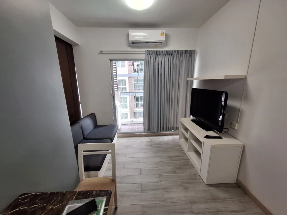 Condo for rent, A Space Asoke Ratchada, spacious room, lots of usable space, good price, hurry up and reserve.