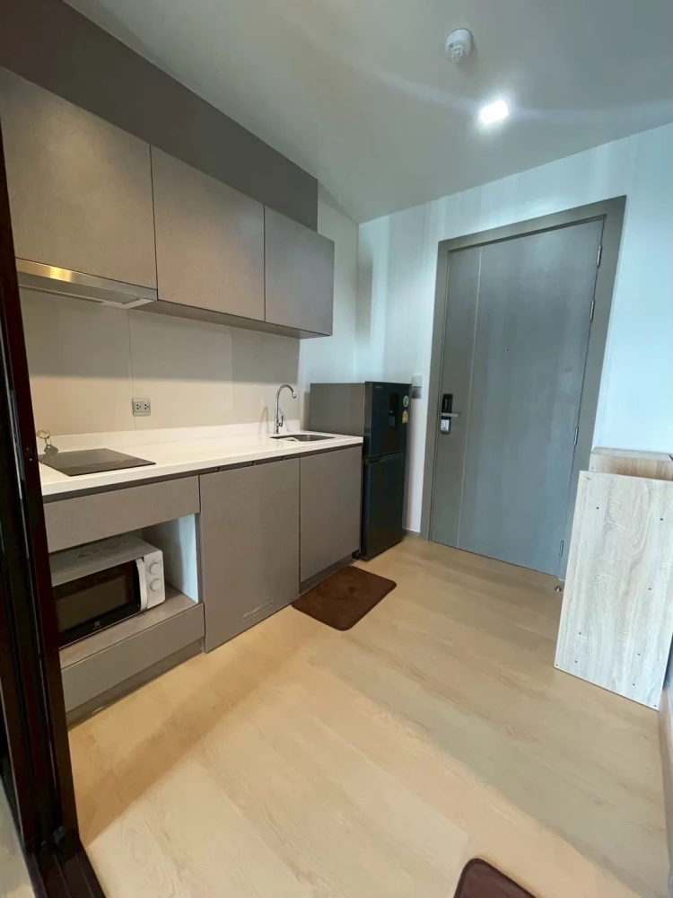 Condo for rent, Life Asoke-Rama 9, 42nd floor. Unobstructed view, bright and airy. Fully furnished. Book now!