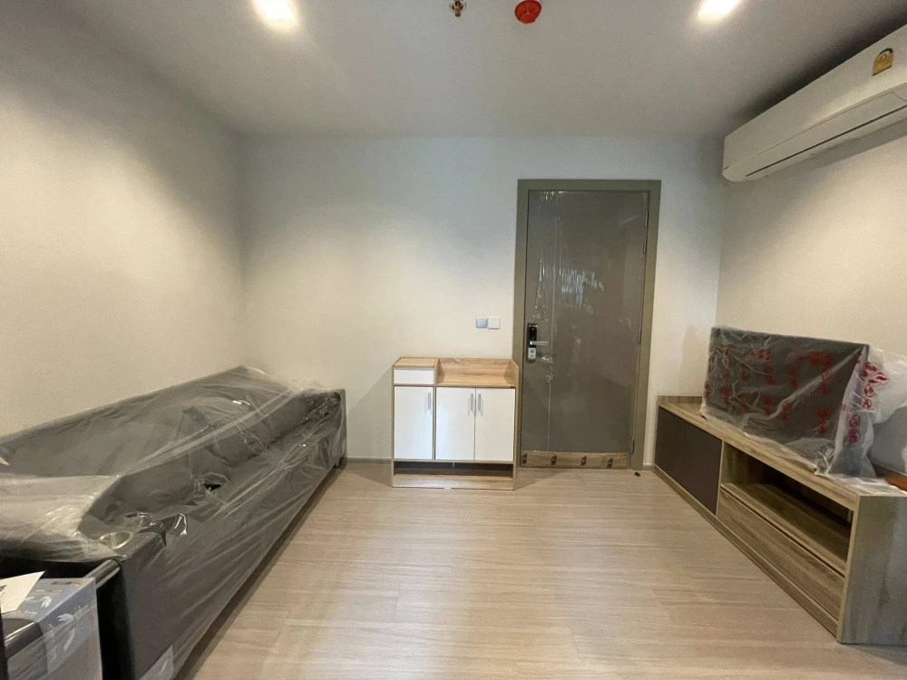 Condo for rent, Life Asoke-Rama 9, ready to move in, fully furnished with appliances. Book yours today!