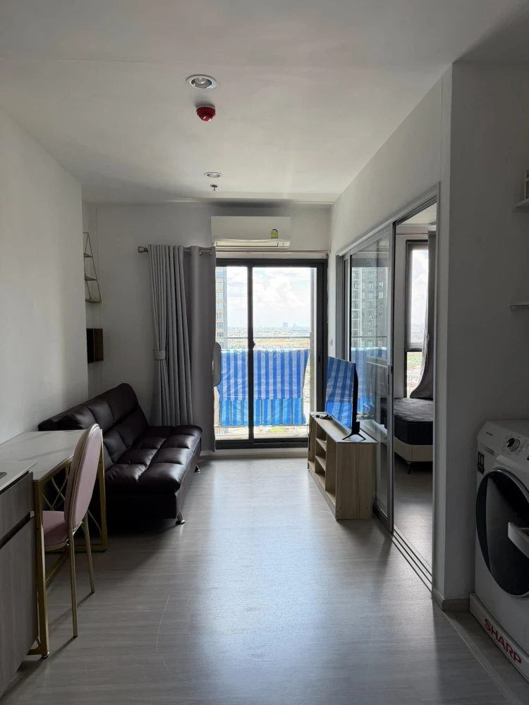 Condo for rent, Parkland Phetkasem 56. Nice unit on the 22nd floor with great views. Comes with amenities. Book now!