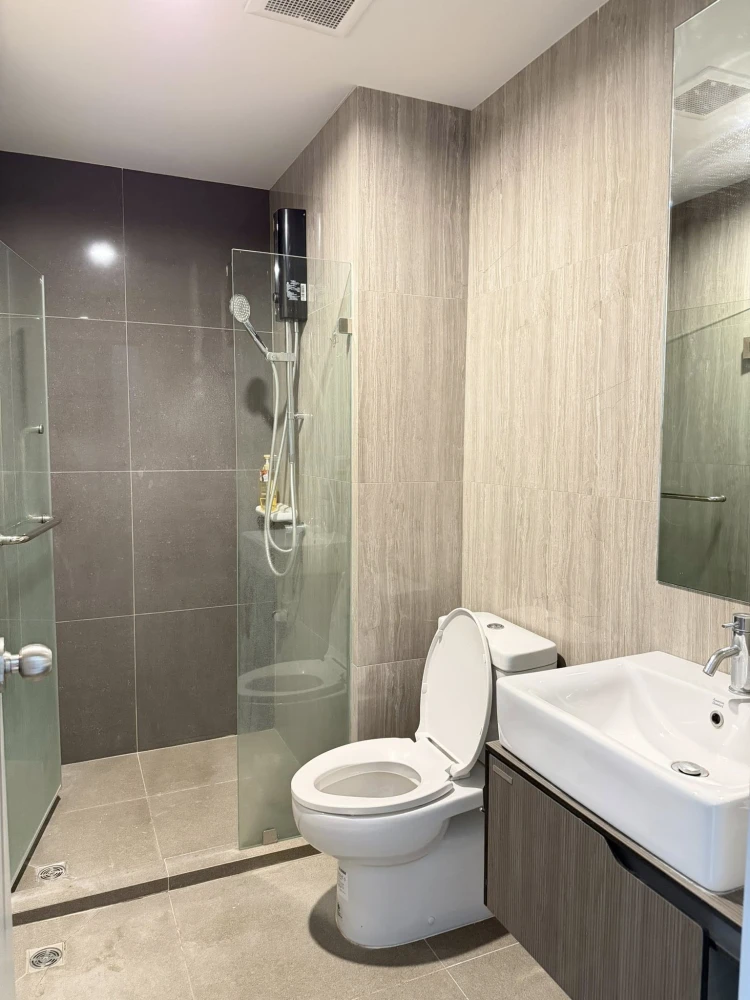 Condo for rent, Parkland Phetkasem 56. Nice unit on the 22nd floor with great views. Comes with amenities. Book now!
