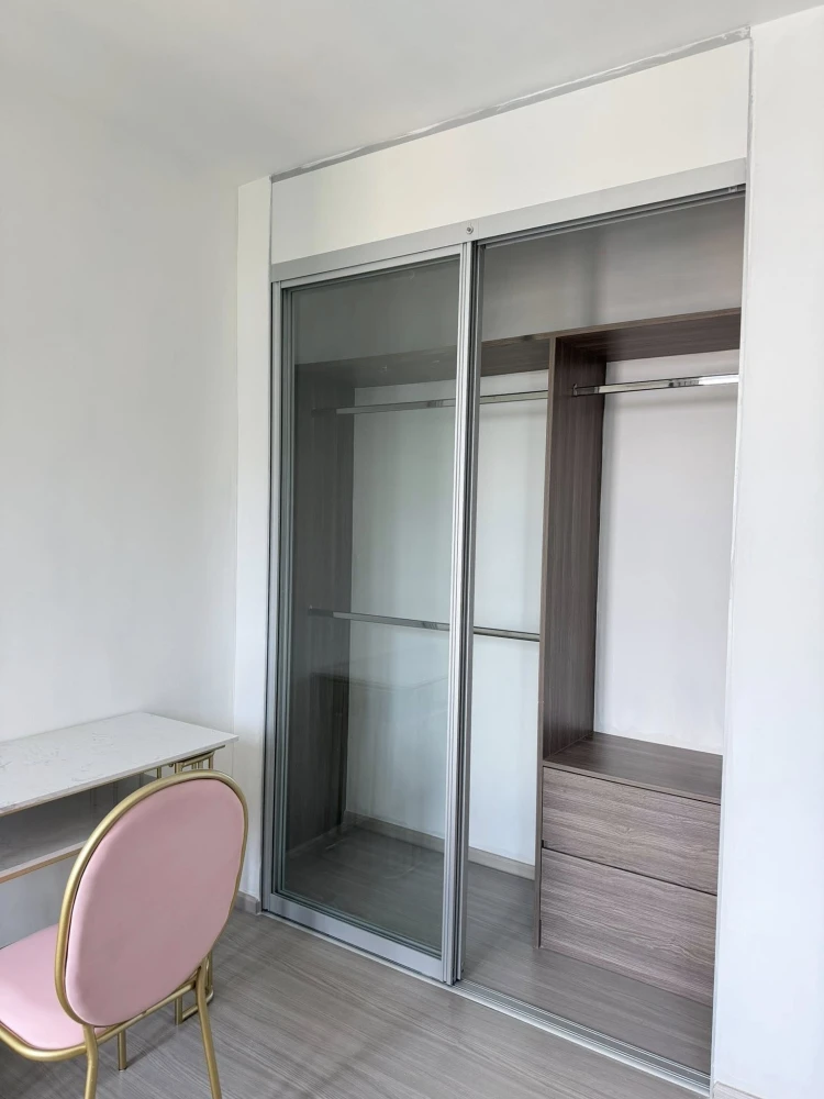 Condo for rent, Parkland Phetkasem 56. Nice unit on the 22nd floor with great views. Comes with amenities. Book now!