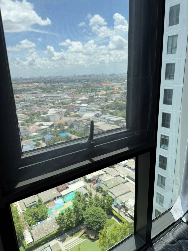 Condo for rent, Parkland Phetkasem 56. Nice unit on the 22nd floor with great views. Comes with amenities. Book now!