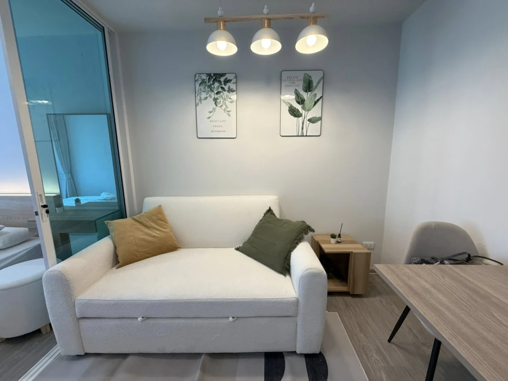 Condo for rent in a great location in Bangna, Regent Home Bangna. Spacious room with complete amenities at a great price.