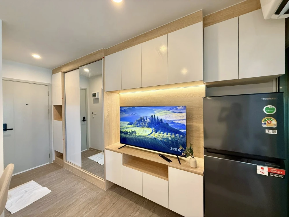 Condo for rent in a great location in Bangna, Regent Home Bangna. Spacious room with complete amenities at a great price.