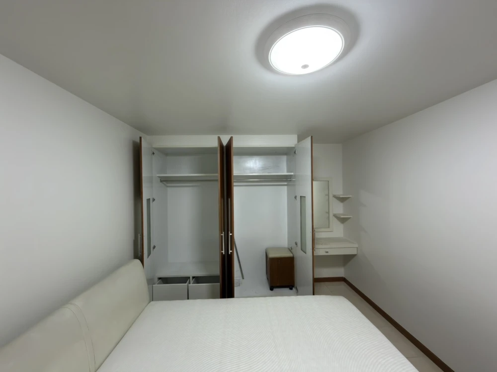 Condo for rent, Ratchada City 18, corner room, privacy, not too expensive. Let me tell you, don't miss it.