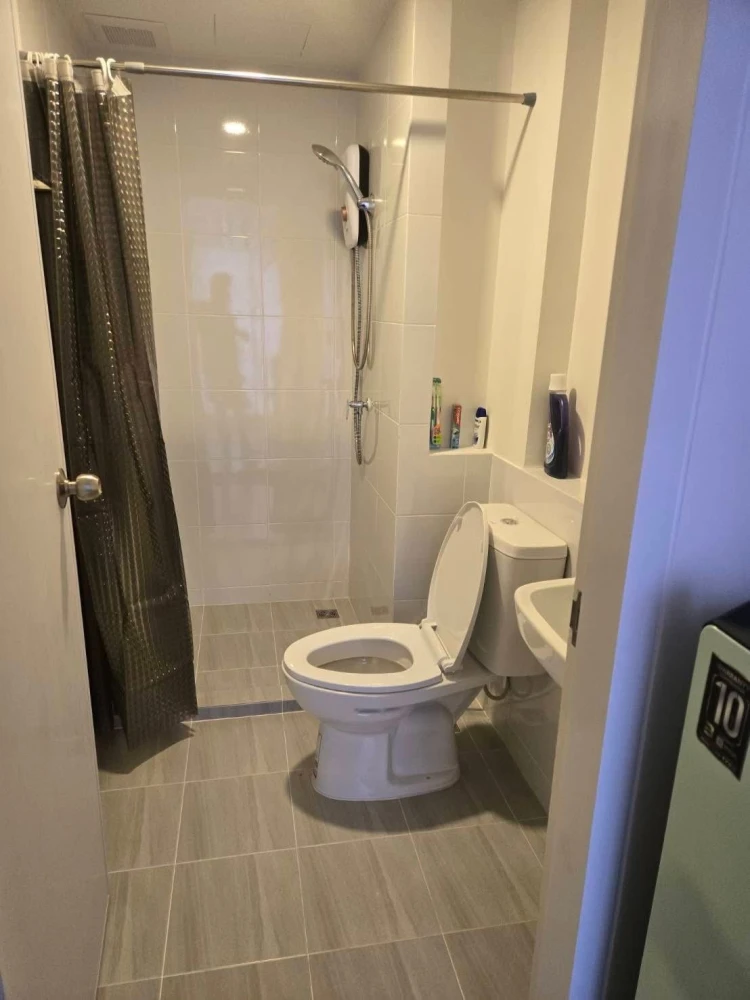 For rent, Sena Kit Condo, Bangna-Trad, Km. 29, clearly separated rooms, reasonable price, complete here, must come and book now.