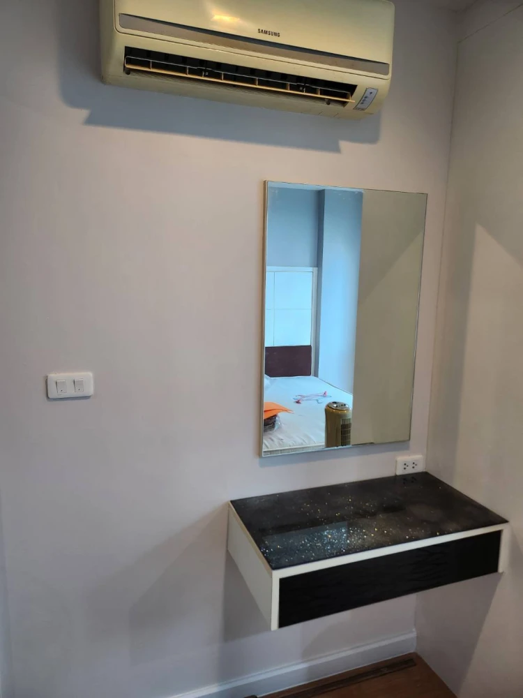 For rent, Casa Condo Ratchada-Thapra, simple decorated room, located on the 7th floor, has a good height. Move now, don't wait