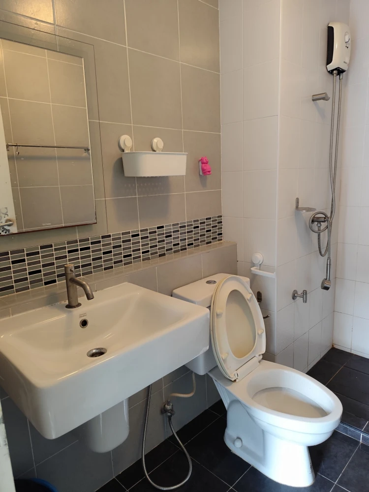 For rent: D Condo Sukhumvit 109, ready to move in, fully furnished, you will regret not booking.