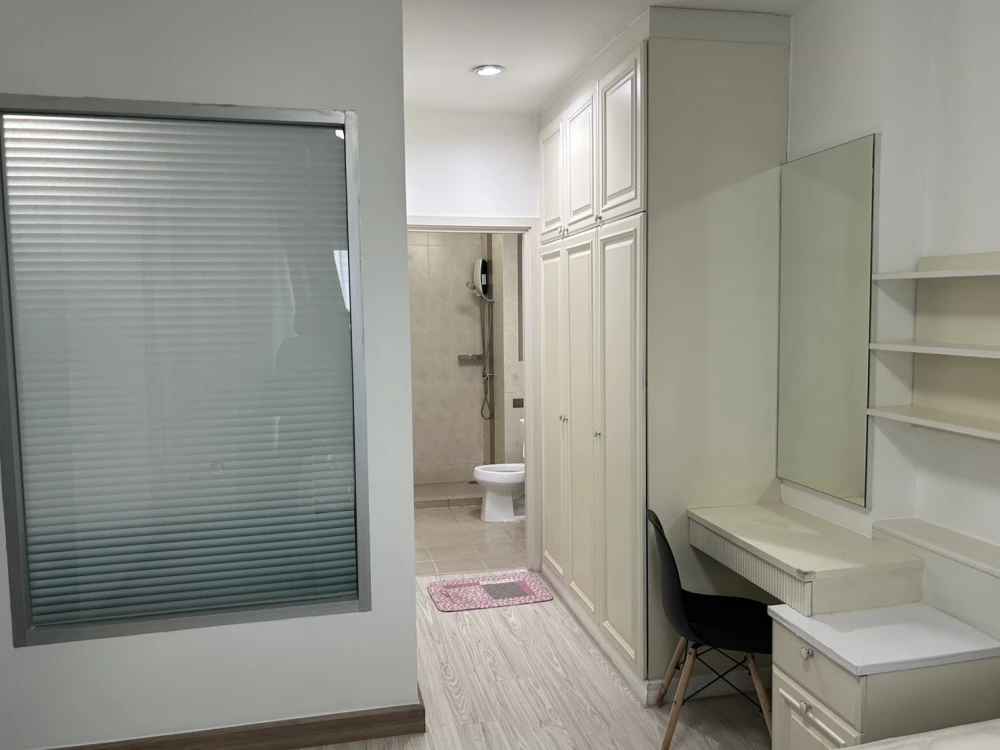 Available for rent now! Ivy River Ratchaburana. Large, comfortable unit with ample living space. Book yours today! Don't miss out!