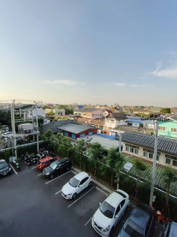 For rent: New Cross Kookot Station, 1 bedroom, separate bedroom and living room, 5th floor, swimming pool view, move in now!