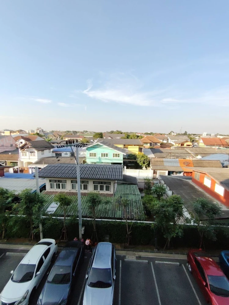 For rent: New Cross Kookot Station, 1 bedroom, separate bedroom and living room, 5th floor, swimming pool view, move in now!