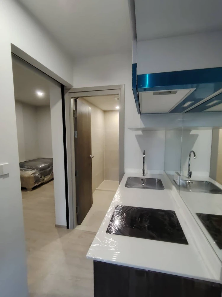 For rent: New Cross Kookot Station, 1 bedroom, separate bedroom and living room, 5th floor, swimming pool view, move in now!
