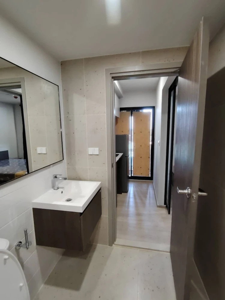 For rent: New Cross Kookot Station, 1 bedroom, separate bedroom and living room, 5th floor, swimming pool view, move in now!