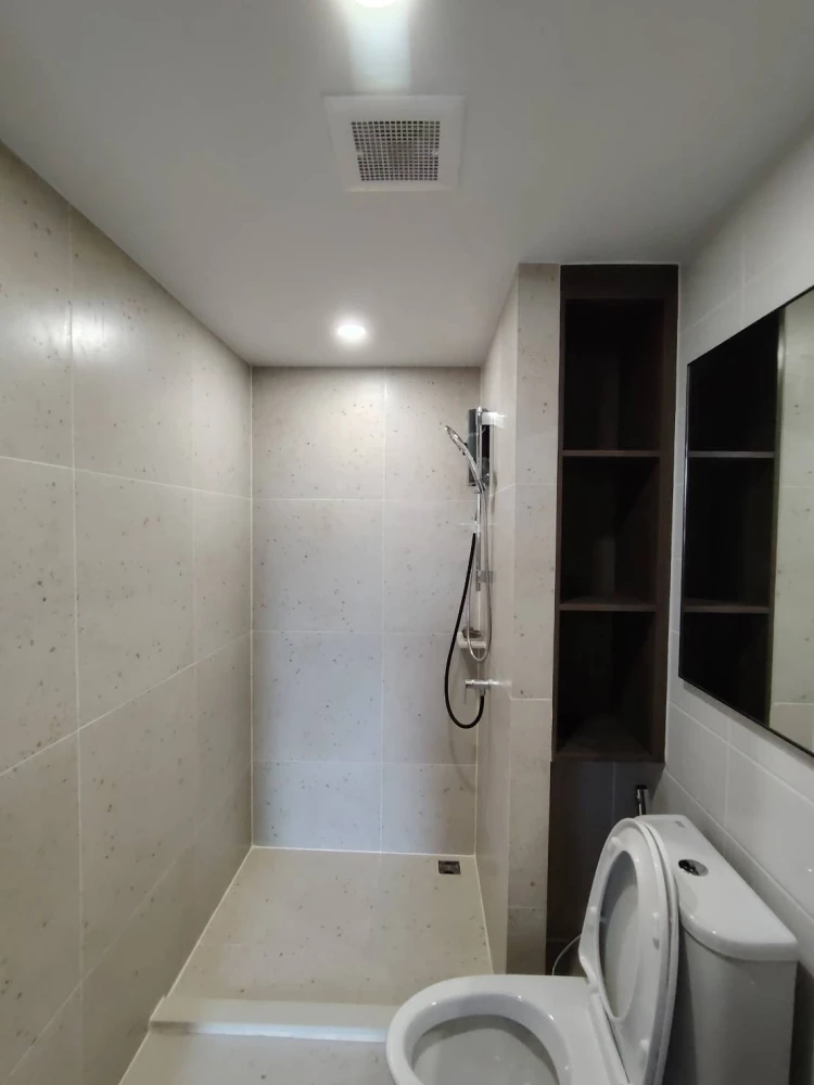 For rent: New Cross Kookot Station, 1 bedroom, separate bedroom and living room, 5th floor, swimming pool view, move in now!