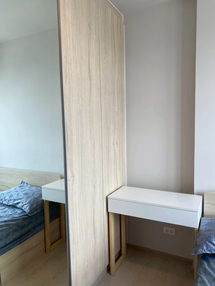 For rent: New Noble Ngamwongwan, high floor, great view, simple decorated room, easy on the eyes, already comfortable. Book now.