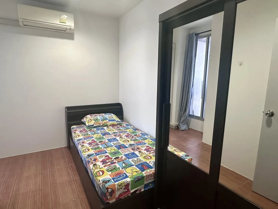For rent: Pathumwan Resort, 25th floor, Bangkok view, open, no buildings blocking, can see Baiyoke building from the room, very beautiful, can drag yo