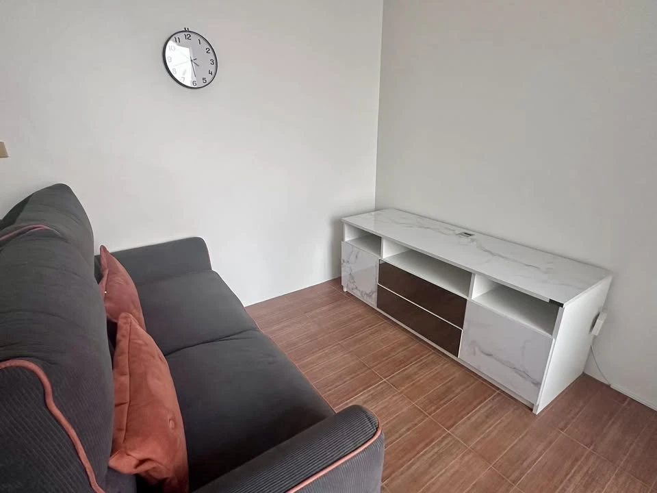 For rent: Pathumwan Resort, 25th floor, Bangkok view, open, no buildings blocking, can see Baiyoke building from the room, very beautiful, can drag yo