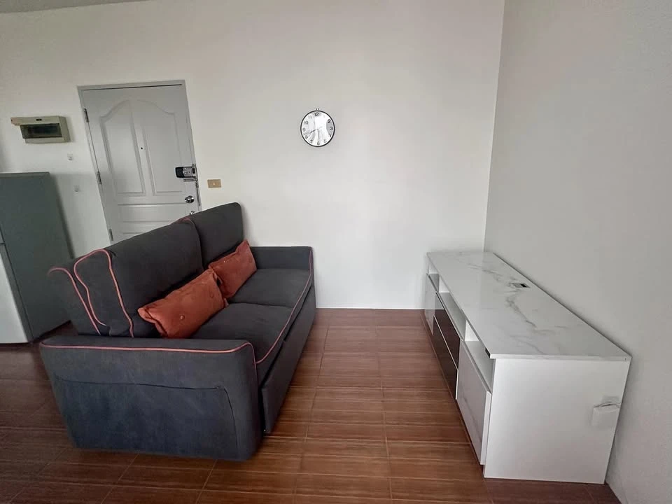 For rent: Pathumwan Resort, 25th floor, Bangkok view, open, no buildings blocking, can see Baiyoke building from the room, very beautiful, can drag yo