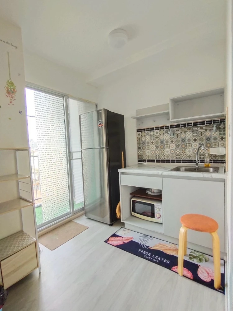 For rent, Plum Condo Ramkhamhaeng 60 Interchange, 6th floor, the room is not hot, the wind is cool. Book and you won't be disappointed.