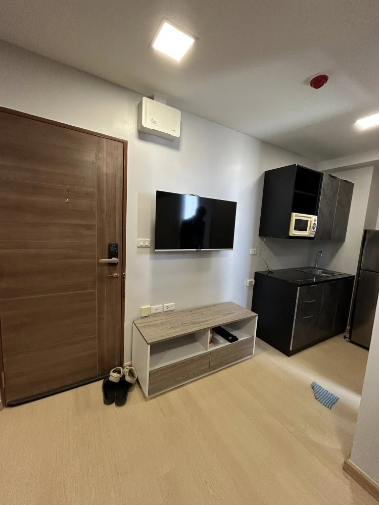 Plum Condo Saphan Mai for rent. The unit is partitioned into separate, clearly defined zones. Great value! Book now, don't miss out!