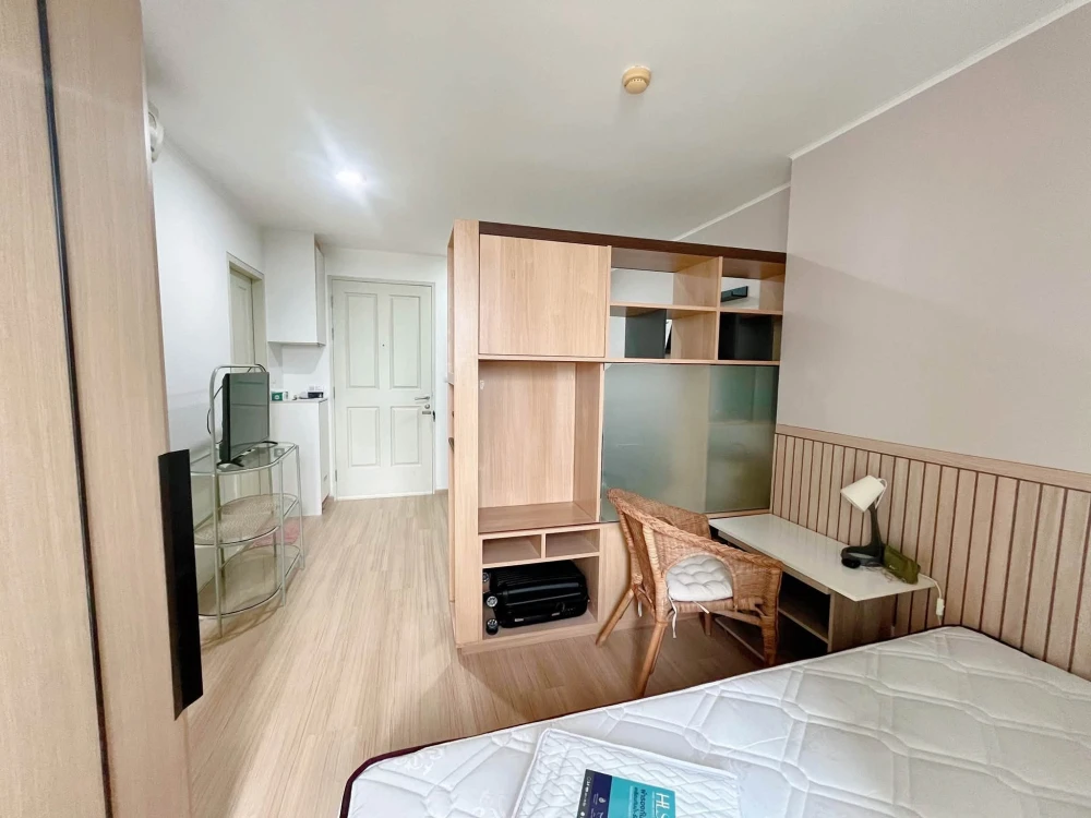 For rent, U Delight 2, Bang Sue Station, with colorful and clear wallpaper, very nice to live in. Book first come first serve.