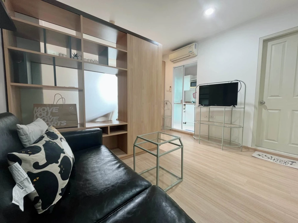 For rent, U Delight 2, Bang Sue Station, with colorful and clear wallpaper, very nice to live in. Book first come first serve.