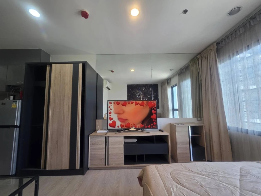 For rent Rhythm Asoke 2 near MRT Rama 9 very comfortable Plus, the room is very nice. Book now, don't wait.