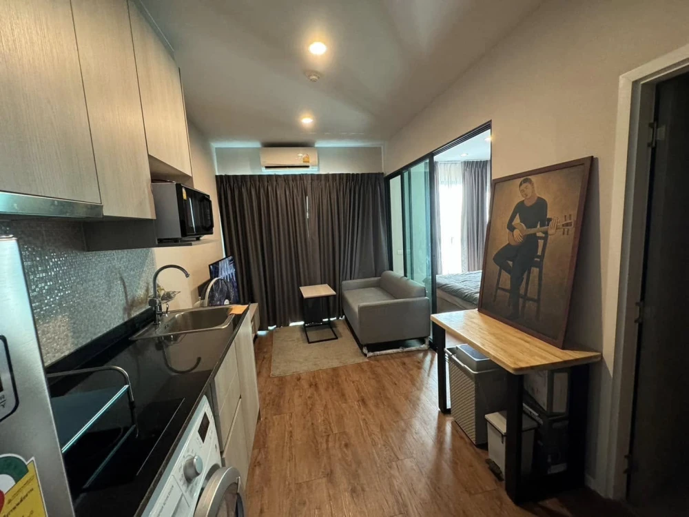 For rent, Living Nest Lat Phrao 44, unblocked view, complete with electrical appliances. Reserve first and stay first.