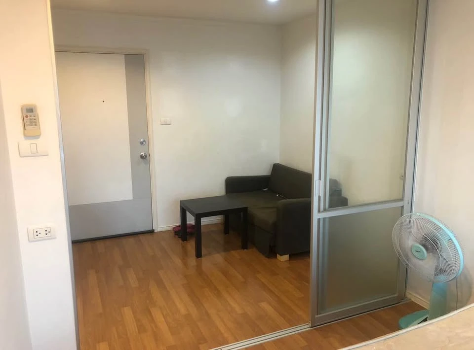 For rent Lumpini Place Suksawat - Rama 2, high floor, complete set of furniture. You can just come in and stay.