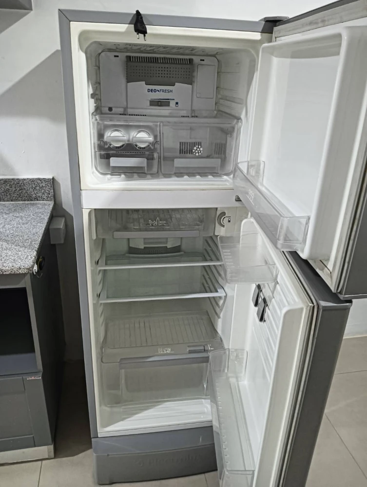 For rent: Waterford Sukhumvit 50, room ready to move in. Fully furnished Good electrical appliances, don't miss out.